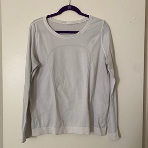 Long sleeves Lululemon top